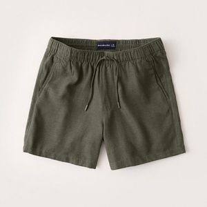 Men’s Abercrombie and Fitch 5” shorts in Olive